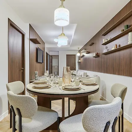 Sublime 3 Bedrooms Center Of By Prestige Paris